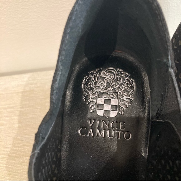 VINCE CAMUTO Sz 9.5 Derindia  Ankle Booties Laser Cut Design Western Style - Picture 4 of 12